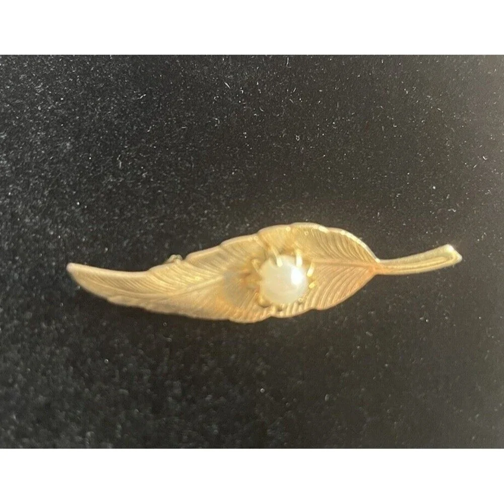 Vintage Gilded Leaf Brooch Pin Gold Tone Faux Pearl 2.25